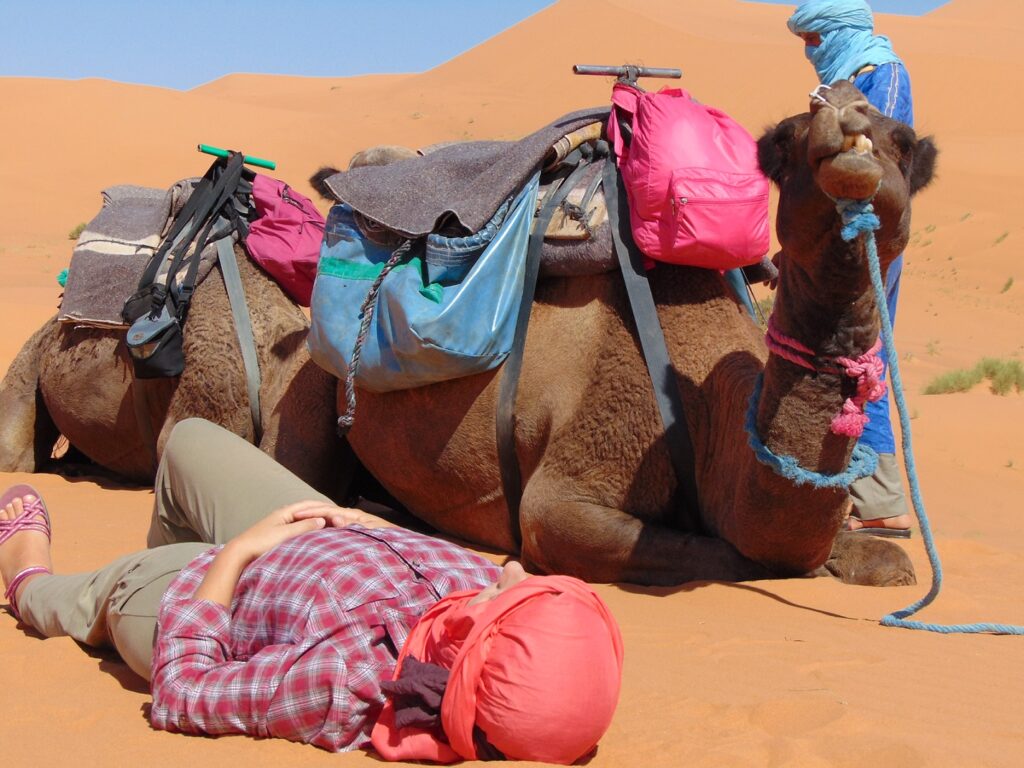 Sara nel deserto del sahara