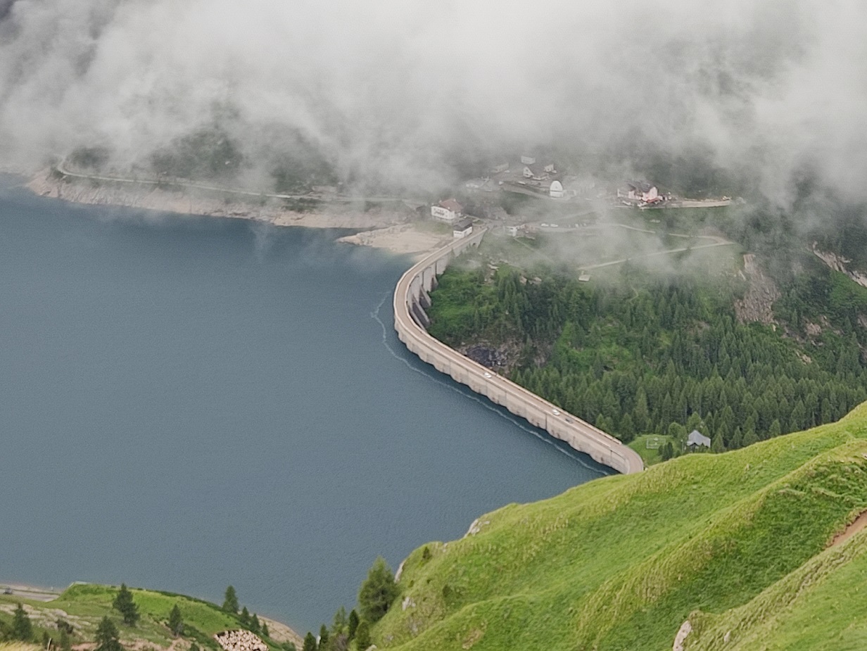 Lago di Fedaia