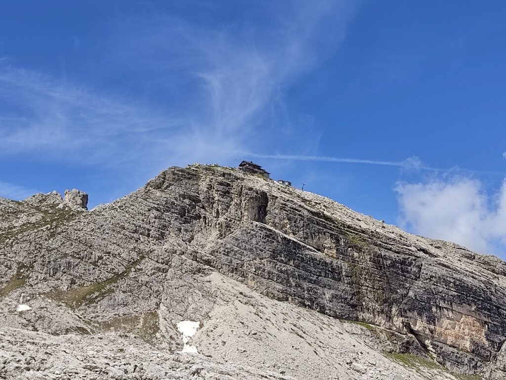 Rifugio Nuvolau dalla forcella